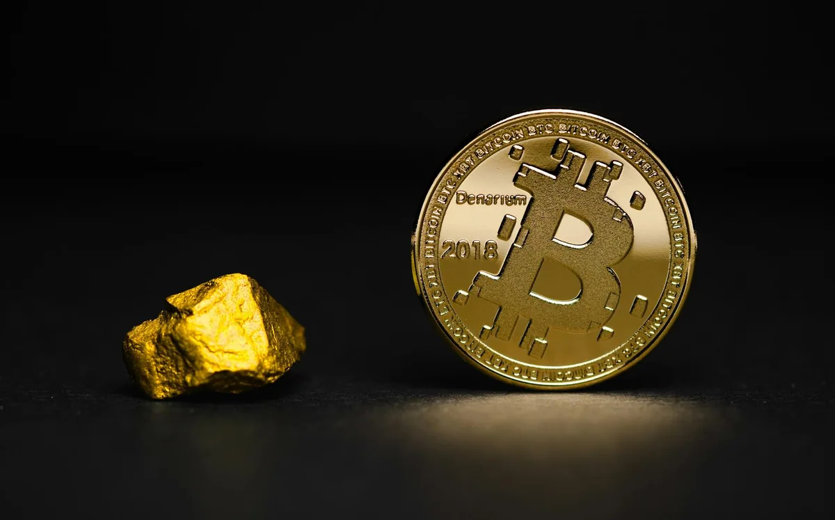 Bitcoin y oro caen juntos ante una apuesta por tasas más altas