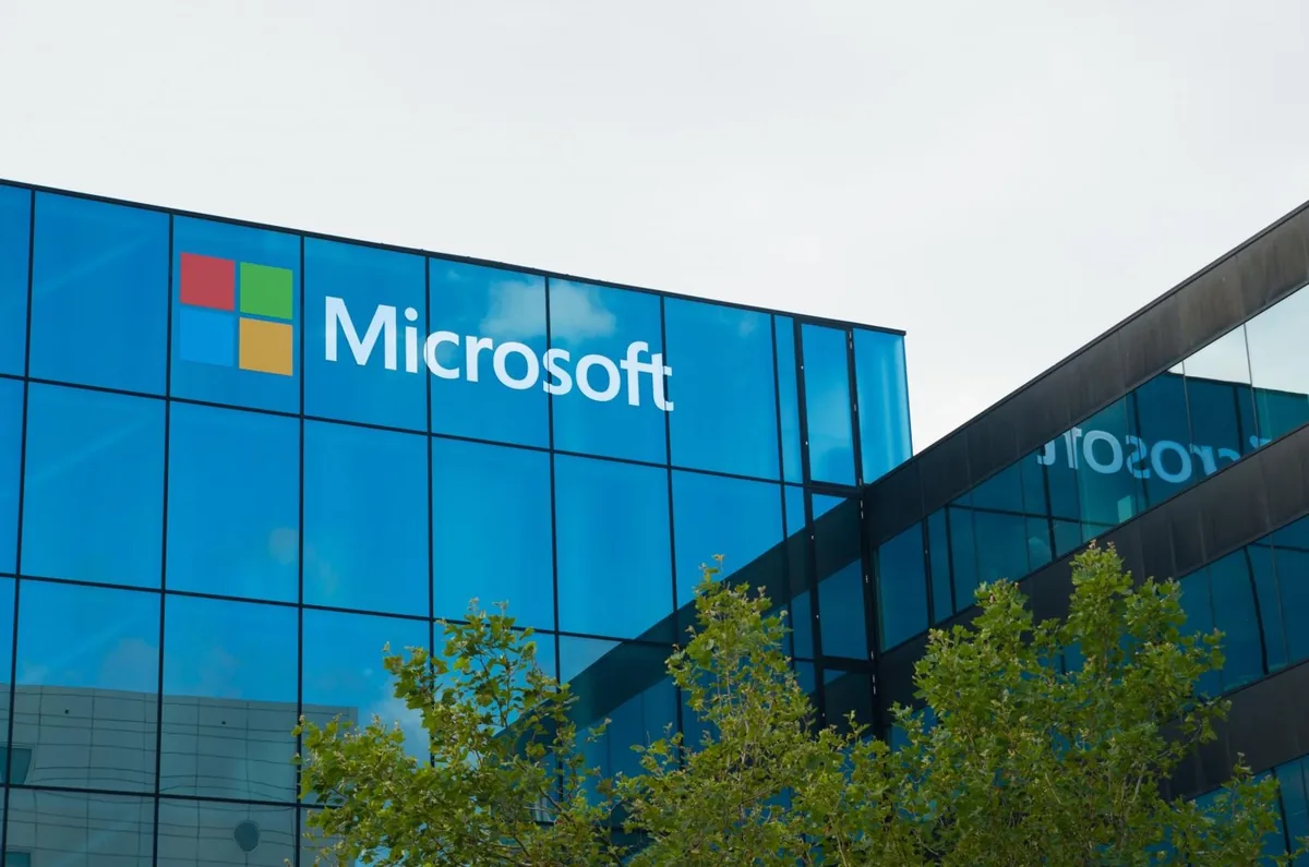 Bitcoin 64.000 dolar civarında tutunurken Microsoft’un yapay zeka getirisi hisseleri destekledi
