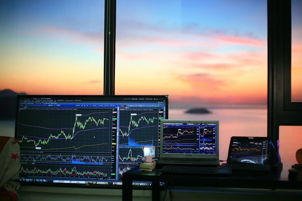 XRP Holders Sell at a Loss as Capitulation Signals Build