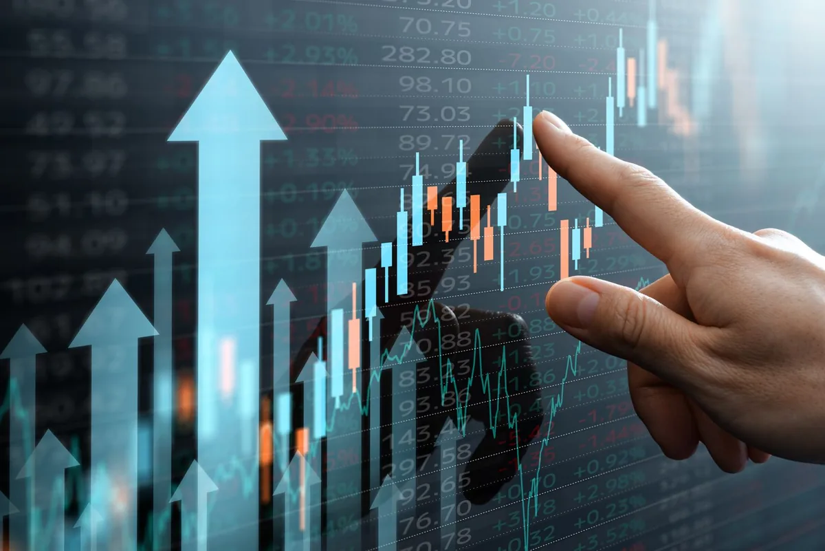 Ether ve Solana yükselişini sürdürürken Bitcoin kısa pozisyon sıkışmasıyla 62.000 dolara yaklaştı