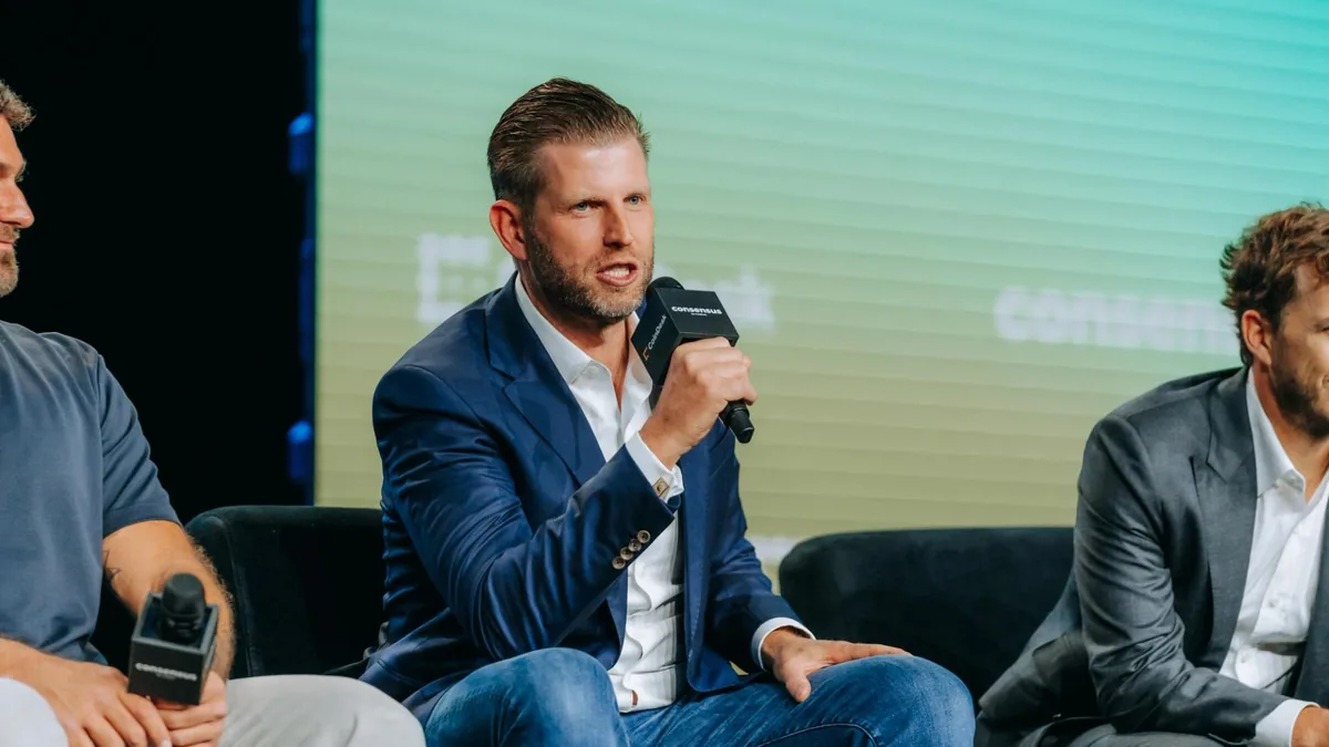 USD1, la stablecoin vinculada a Trump, se usó para pagar bonos en un evento de UFC en la Casa Blanca