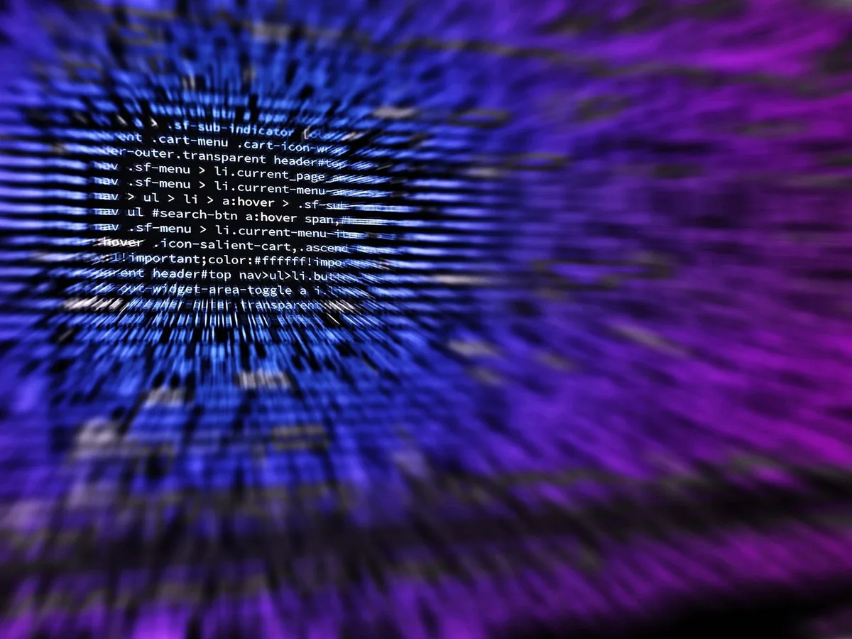 Bitcoin, Çin’in Kimi modelinin kodlama kıyaslamasında Claude ve GPT’yi geçmesiyle yeni baskılarla karşı karşıya