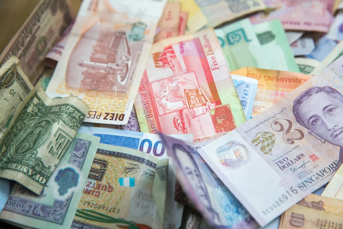 Bitcoin Shows Split Performance as Yen Strengthens on Intervention Concerns