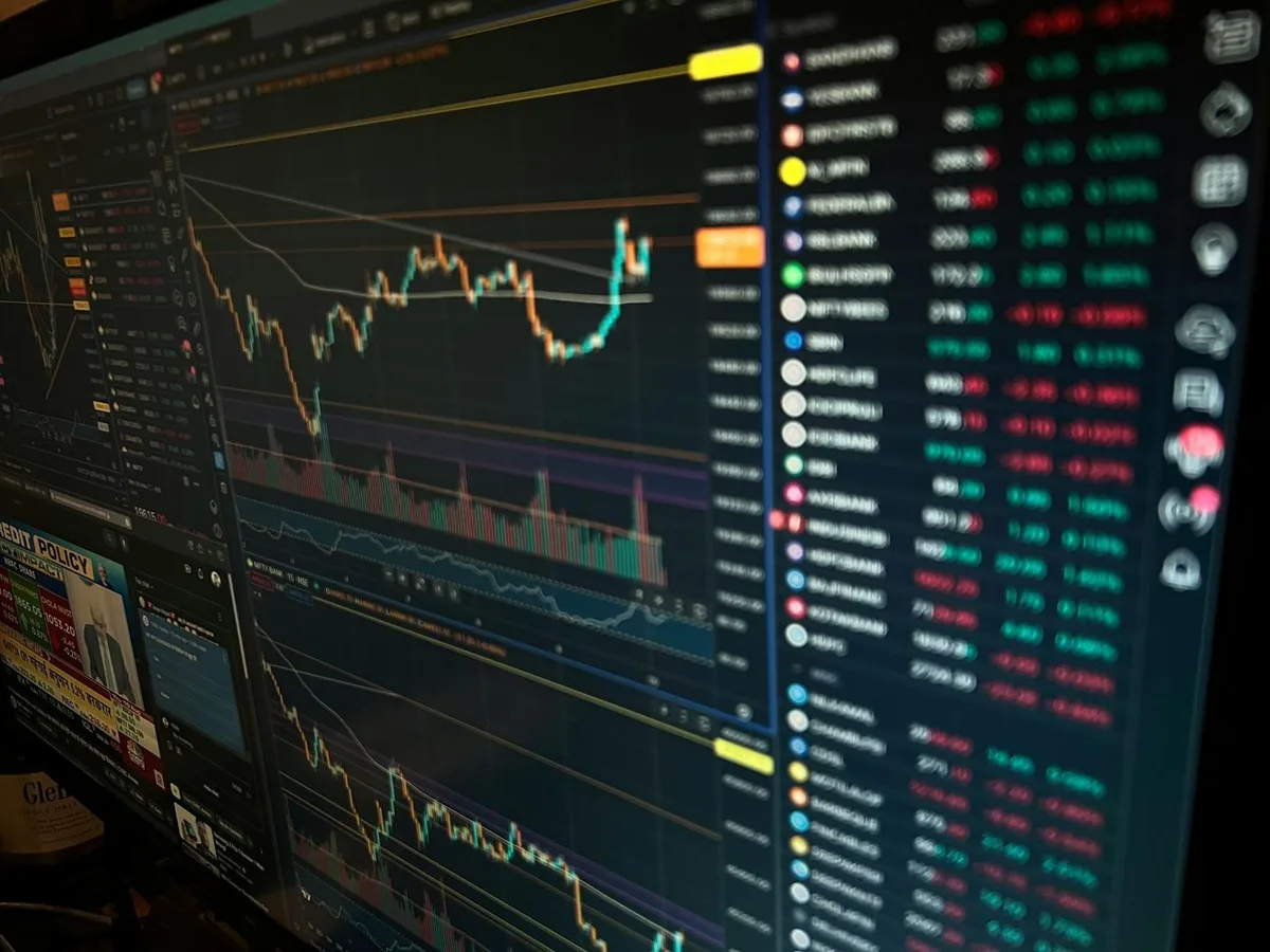 ABD-İran Gerilimi Petrolü Yükseltirken Bitcoin Baskı Altında